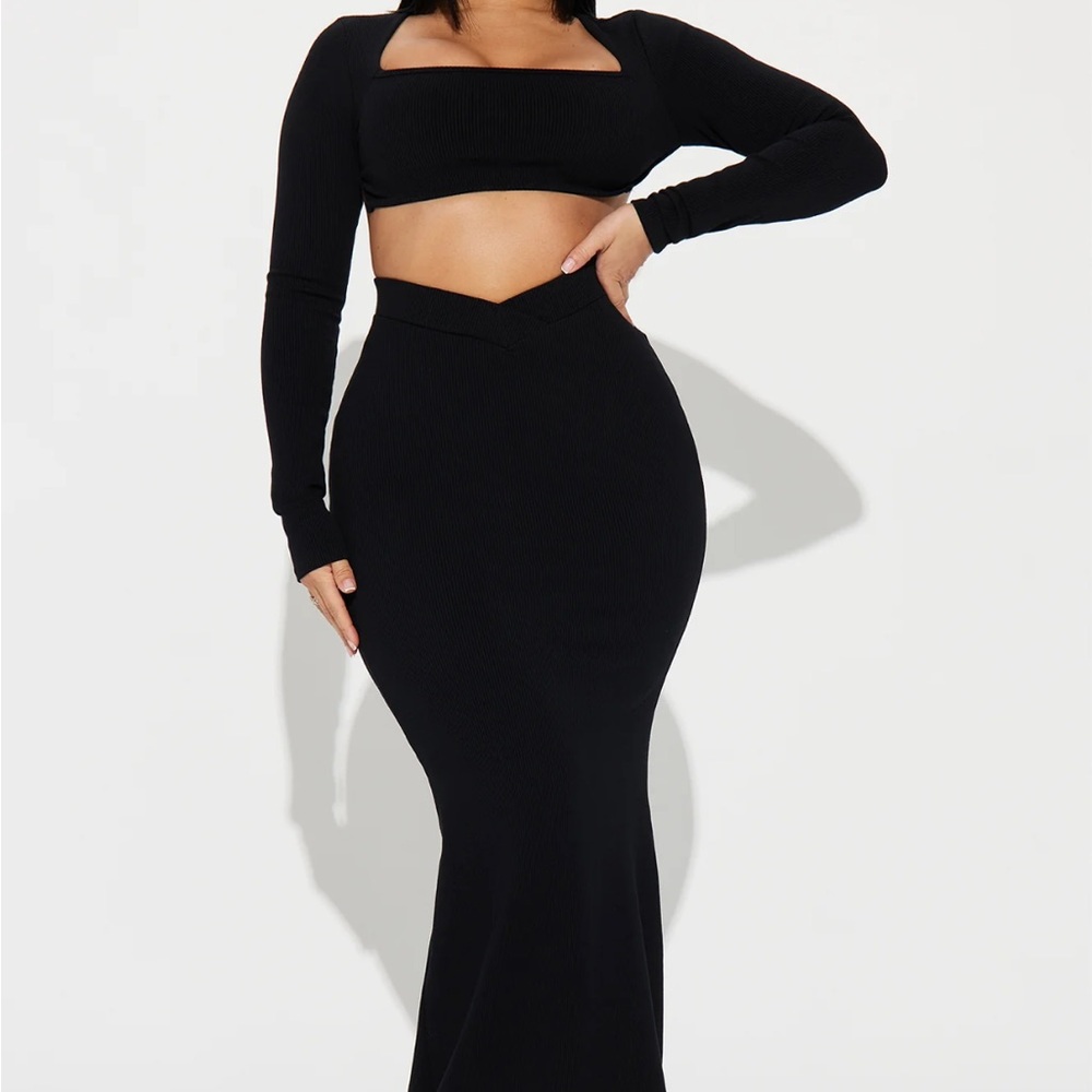 Elegant Black Women's Skirt